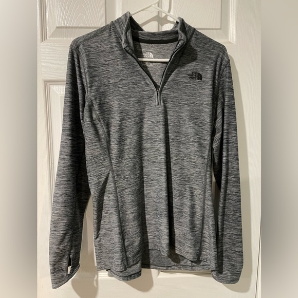 Athletic pullover - Picture 1 of 1